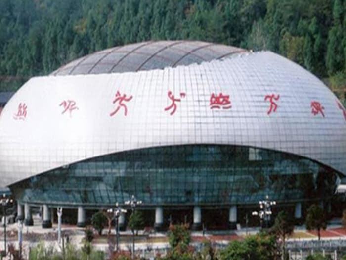 吉安体育中心球形网架加工安装